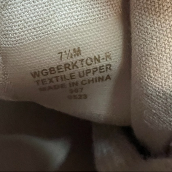 NWOT Guess Tan/Beige Tennis Shoes - Size 7.5 - Picture 9 of 13